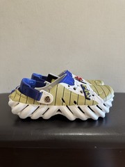 NIB/ NWT Kid Crocs Echo Clog Dragon Ball Z Vegeta 211138 90H Tan/Blue/White