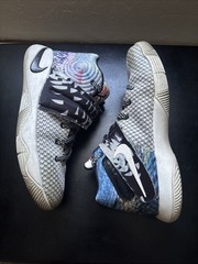 Nike Kyrie 2 GS Effect Size 6.5Y Style 826673-901 Sneakers Shoes