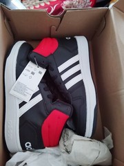 Size 2.5 Adidas Hoops Mid 2.0