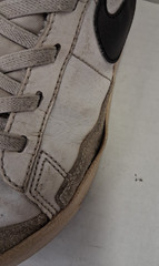 Nike Blazer Mid 77 White Black Basketball Sneakers Size 1 YR Kids DA4087-100