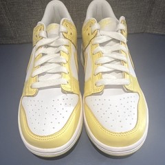 Nike Dunk Low GS White Soft Yellow Leather Sneakers 6Y Unisex Kids Athletic