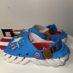 Marvel Crocs Captain America Kids Sz J2 NEW