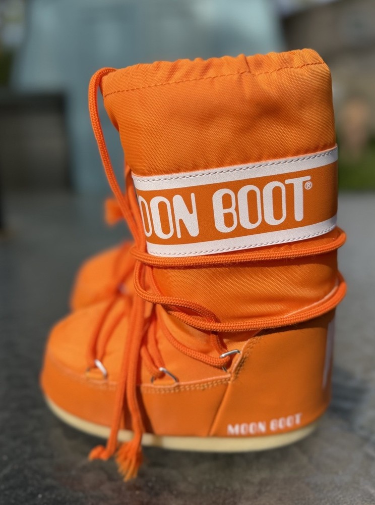 Retro Orange Tecnica Moon Boots Kids Size US 10-12.5 made in Albania