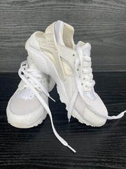 Nike Air Huarache Run 654275-110 Triple White Running Shoes Sz 5Y Preowned