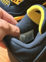 Nike Jordan 4 Retro „Yellow Thunder“ “Black/Tour Yellow” Size 6Y-8W