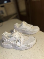 Size 4 (GS) – Nike Huarache Run Low White Pure Platinum