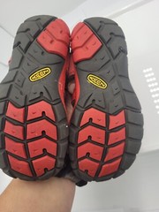 KEEN Newport H2 Water Hiking Sandals Close Toe Youth Kids Sz 11 Red