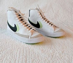 Nike Blaze Mid ’77 SE Size 7y DD1874-100