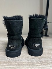 Toddler Bailey Button Uggs Size 6 Black