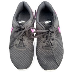 Nike Tanjun GS Black Hyper Pink Mesh Running Shoes 818381-011 Youth Size 4Y EUC