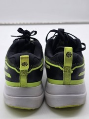 Nike Cosmic Runner Shoes Youth 5Y Black Running Sneakers HM4402-005 Damage