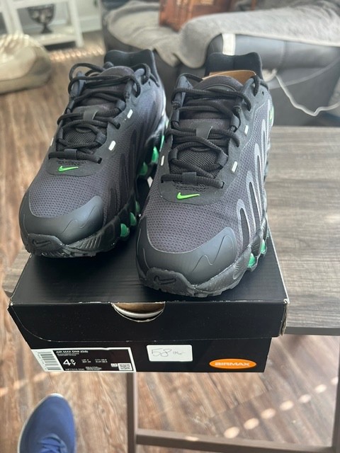Size 4.5 (GS) – Nike Air Max DNB