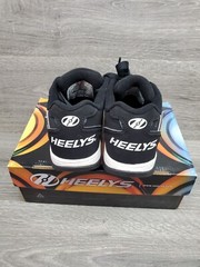 Black And White Heelys Youth Size 2 Yth 2