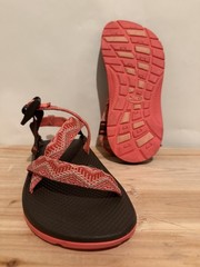 Chacos Z2 Yampa Coral Brown Size 4 Kids Junior Sandals