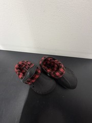 Crocs Kids Black With Black & Red Buffalo Plaid Fleece Lining Size 10-11