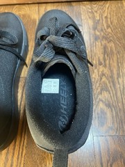 Black Heelys Youth – Size 5 – Missing Wheels