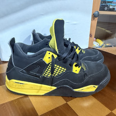 Jordan Air Jordan 4 Retro Black Yellow Kids Sneaker 3Y BQ7669-017