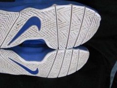 Nike Team Hustle D8 Blue Leather Hook & Loop 881941-405 Basketball Shoes Boys 6