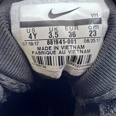 Nike Team Hustle D8 GS Youth 4 Black Silver Sneakers Vamp Strap 881941-001-