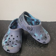 Crocs Blue and Gray Swirll Clogs Size C8
