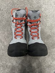 Columbia BY5955 Youth Bugaboot Plus IV Omni-Heat Boot Gray/Black Size 2