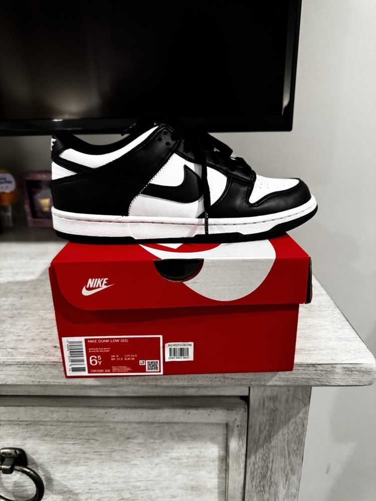 Nike Dunk Low (GS) Black/White Leather Lace-Up Low Top Sneakers US 6.5
