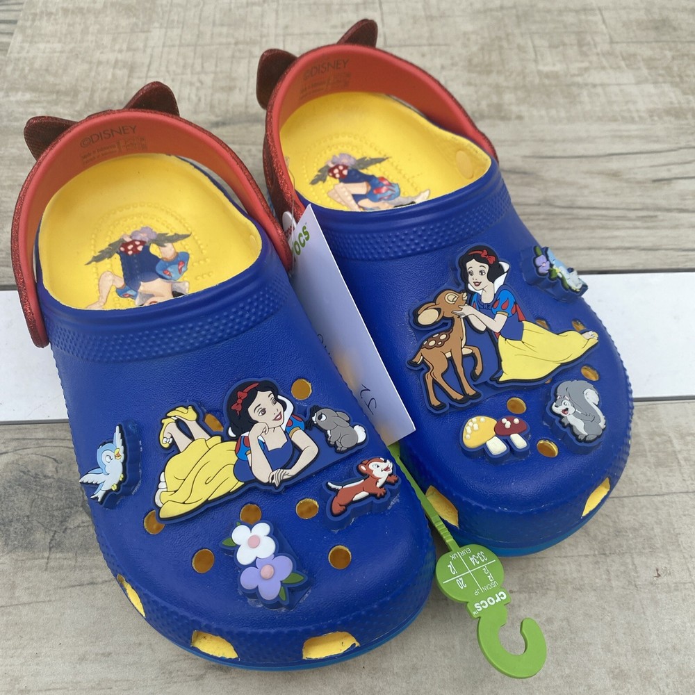 NEW KIDS CROCS X DISNEY SNOW WHITE CLASSIC CLOG J2