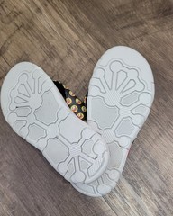 BUC-EE’S Unisex Kids Red Black Flip Flop Sandals Logo Print Size 1