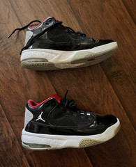 Jordan Max Aura 2 GS Mid Top Sneakers Black/White/Red 5.5Y CN8094-006