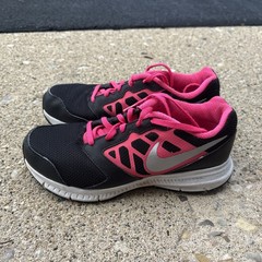 Nike Downshifter 6 Black & Pink Running Shoes Youth Size 3.5, EU 35.5