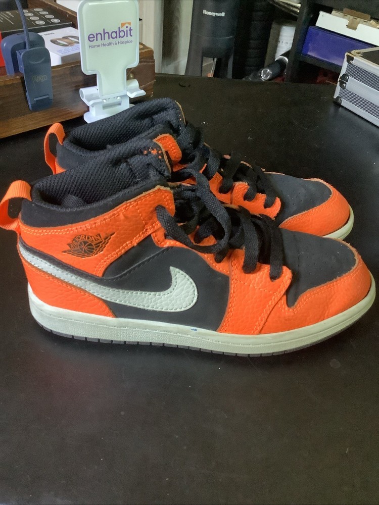 Kids air Jordan Nike 1 Mid black cone shoes 2Y