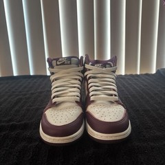 Size 4-5 – Jordan 1 Retro High OG ‘Bordeaux (GS)’