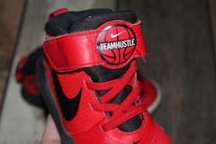 Nike Team Hustle D9 PS ‚University Red‘ AQ4225-600C 10.5 C