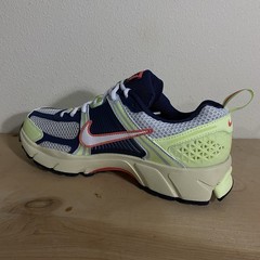 Nike Vomero 5 Barely Volt MidnIght Navy GS – Size 6.5Y