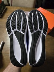 Nike Star Runner 3 GS 6.5Y / W8 Iron Grey / Black-Blue Lightning