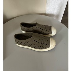 Native Jefferson Kids Slip On EVA Water Shoes Olive green J6
