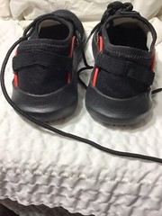 Under Armour Railfit Youth Running Mesh Black Red Size 2Y Lightweight Kids