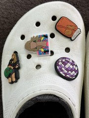 Crocs Classic Lined Clog White Unisex Kids J2 US 2 Slip-On w/ Charms