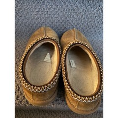 Uggs Chestnut Tasman Slippers, Kids size 5/Womens size 7