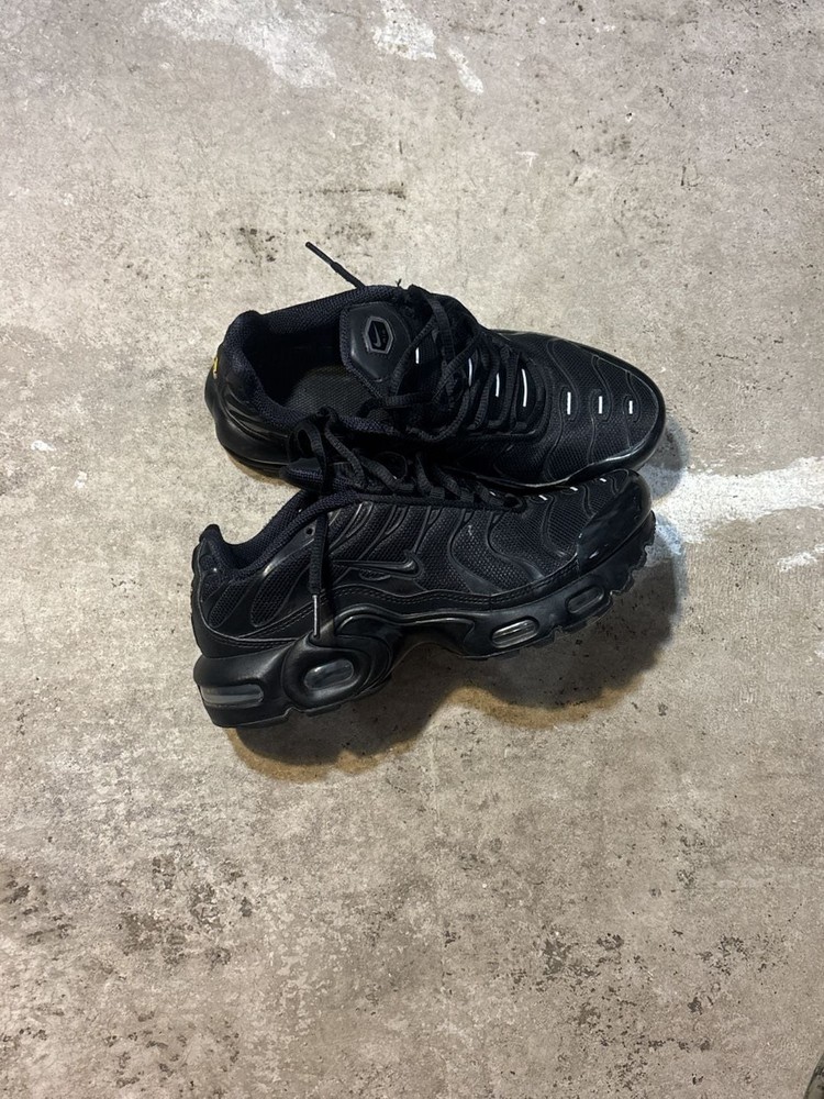 Nike Air Max Plus ‚Triple Black‘ Running Sneakers 6 Youth