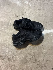 Nike Air Max Plus ‚Triple Black‘ Running Sneakers 6 Youth