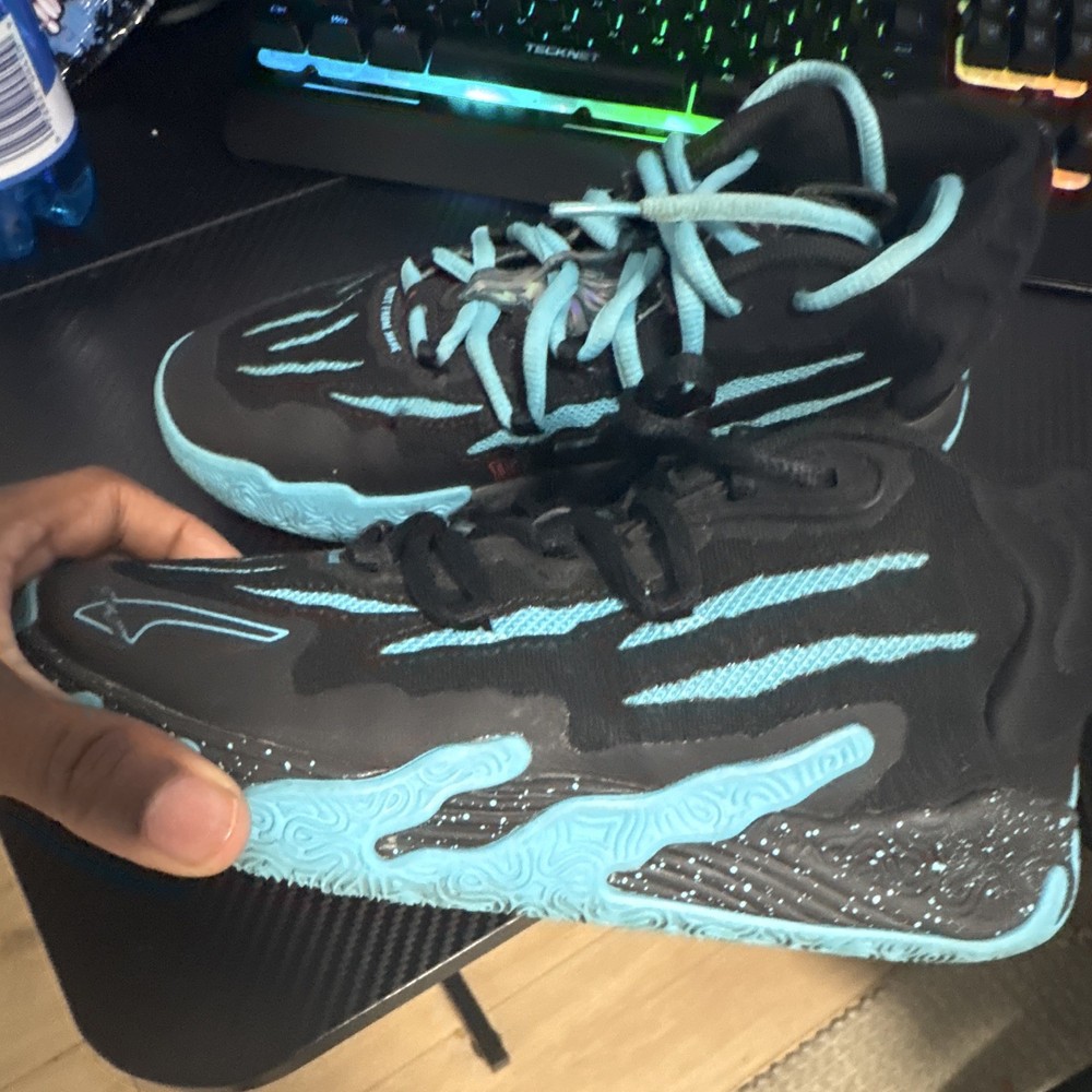 PUMA MB.03 LaMelo Ball M.E.L.O. Kids Basketball Low Top Sneakers 4.5 Black/Blue