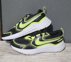 Nike Cosmic Runner GS Volt Black White Size 6.5Y Youth Sneakers Athletic Shoes