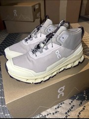On Cloudhero Mid Waterproof Mid Top Sneakers Unisex Kids Silver US 5.5