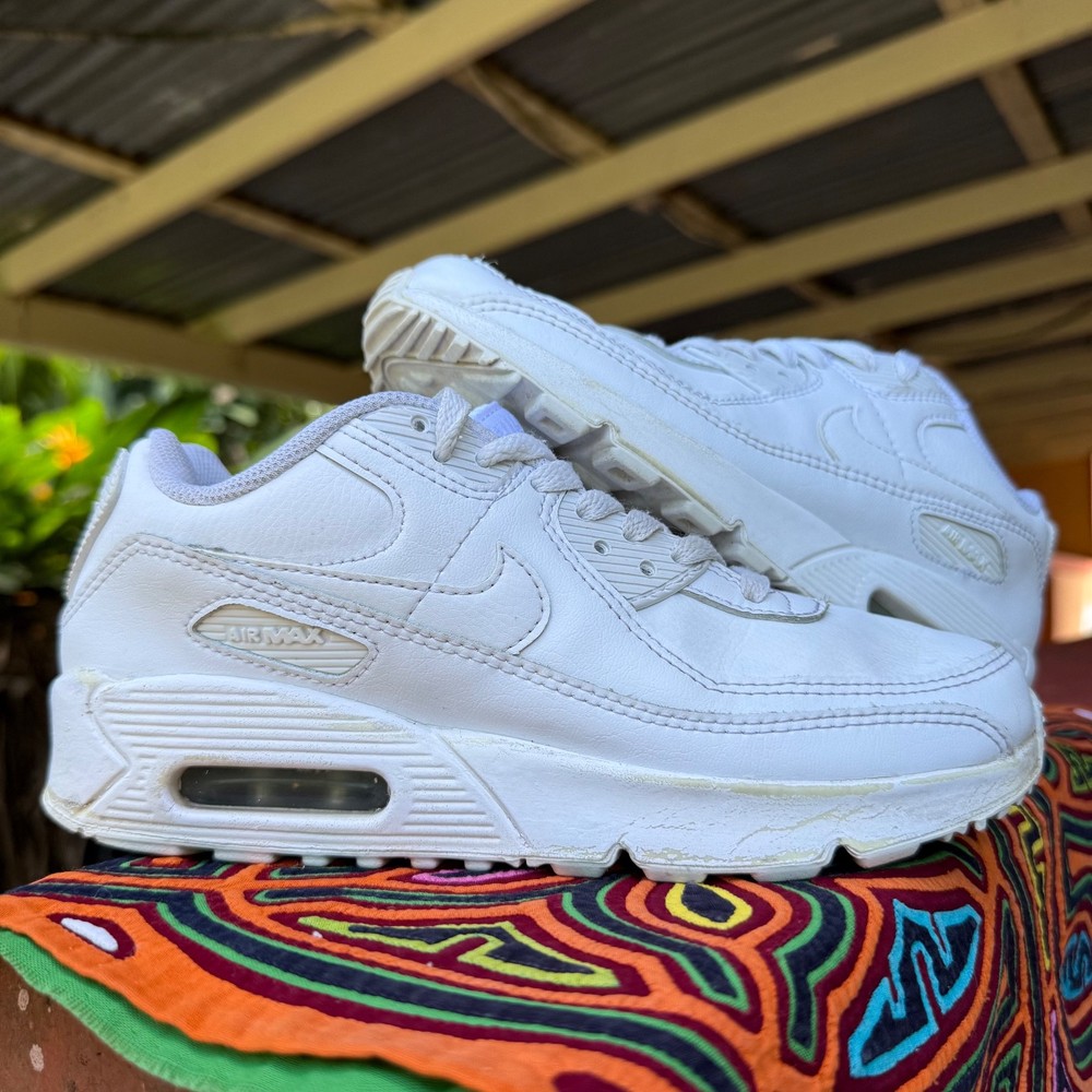 Nike Air Max 90 Low White Size 5 (GS) Sneakers CD6864-100