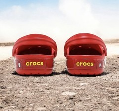 Crocs lightning mcqueen Junior 2 Limited Edition Disney Pixar Classic Clog Light
