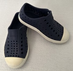 NATIVE Jefferson Shoe Regatta Blue Shell White Kids C8 Slip-on Waterproof $40