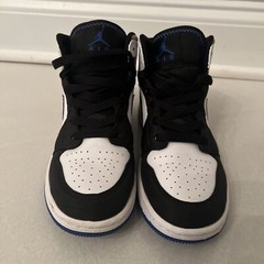 AIR JORDAN 1 MID BLUE AND GREY ( Size 4)