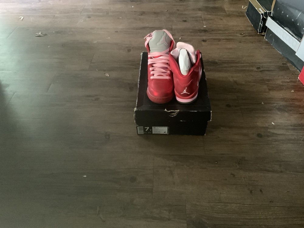 Nike Air Jordan 5 Retro Red Pink Size 7Y Youth Valentines Day GS