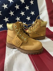 Timberland TODDLER’S PREMIUM 6-inch Waterproof Wheat Nubuck/Gold Boots 10 M/M